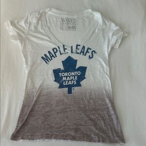 Toronto Maple Leafs V-neck Tee M from the official NHL boutique